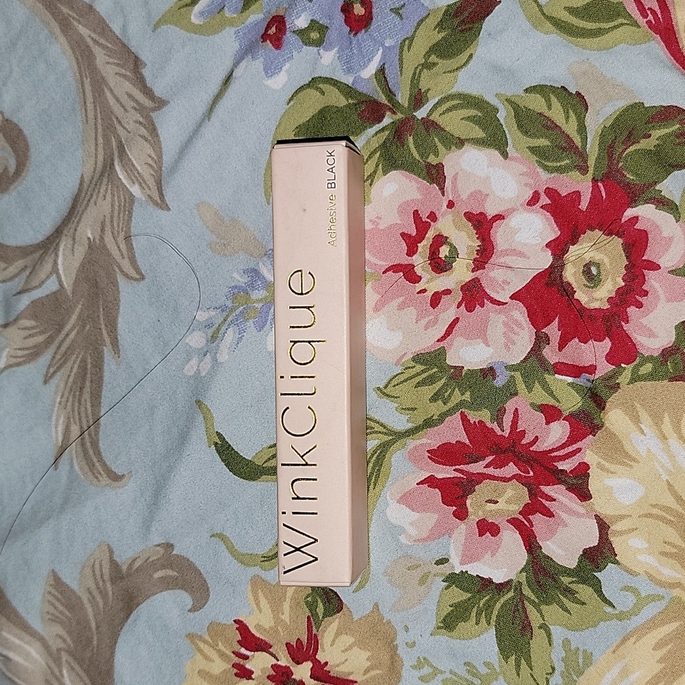 WINKCLIQUE EYELASH ADHESIVE